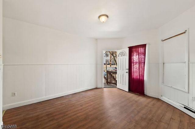 190 N 1St St, Paterson City, NJ 07522