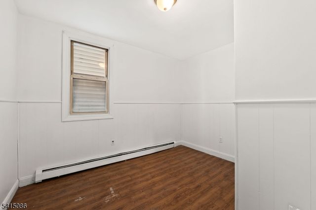 190 N 1St St, Paterson City, NJ 07522