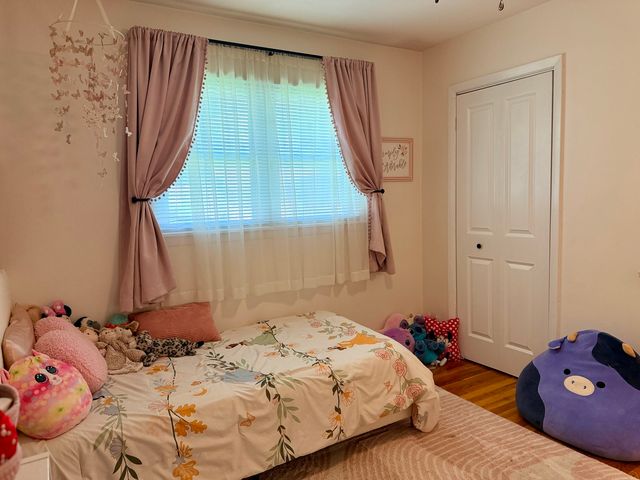 586 33rd Avenue, East Moline, IL 61244