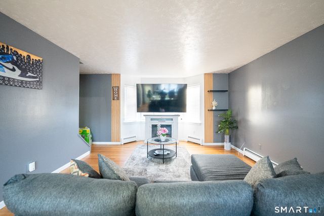 383 Lombard Street 383, New Haven, CT 06513