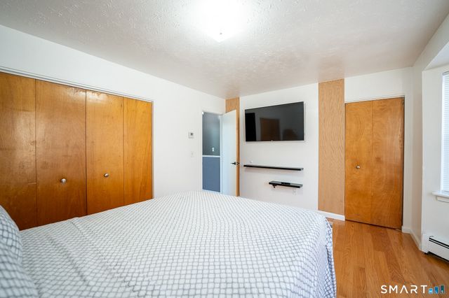 383 Lombard Street 383, New Haven, CT 06513