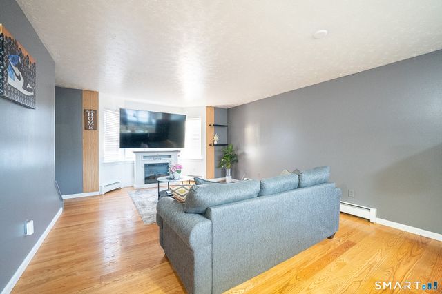 383 Lombard Street 383, New Haven, CT 06513