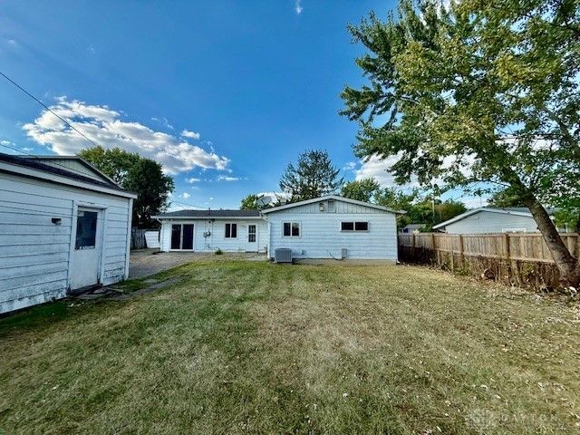 1689 Dale Ridge Road, New Carlisle, OH 45344