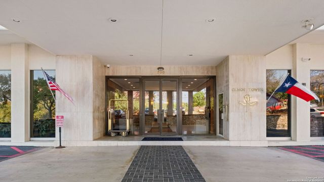 700 E Hildebrand Ave Apt 1401, San Antonio, TX 78212