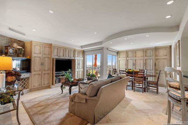 700 E Hildebrand Ave Apt 1401, San Antonio, TX 78212