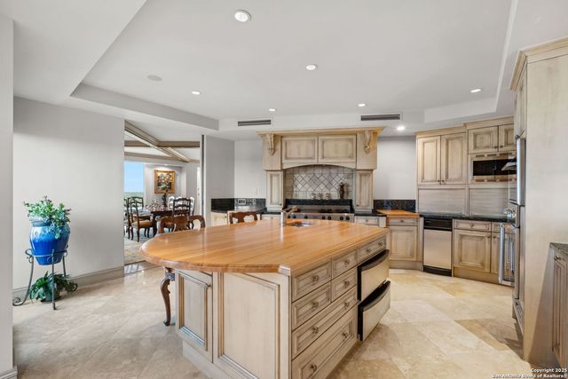 700 E Hildebrand Ave Apt 1401, San Antonio, TX 78212