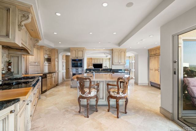 700 E Hildebrand Ave Apt 1401, San Antonio, TX 78212