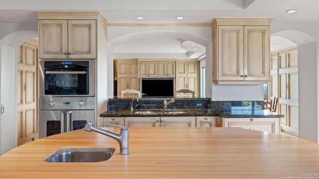 700 E Hildebrand Ave Apt 1401, San Antonio, TX 78212