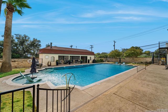 700 E Hildebrand Ave Apt 1401, San Antonio, TX 78212