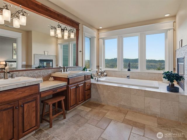 1330 Insel Road, Woodland, WA 98674