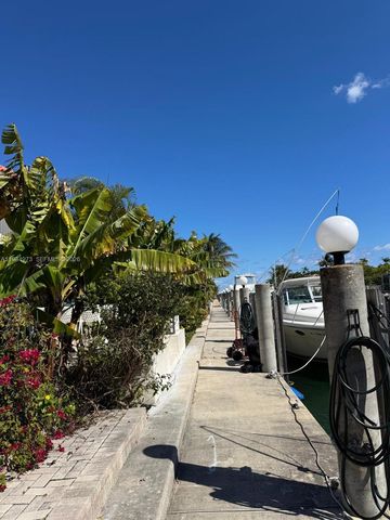 1609 NE 105th St 3-6, Miami Shores, FL 33138