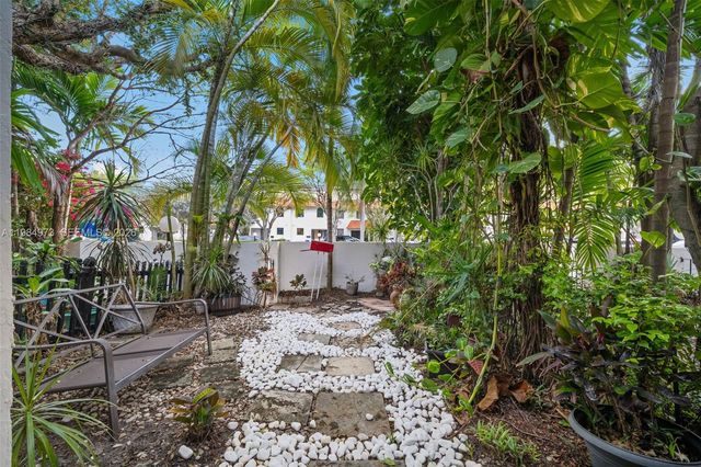 1609 NE 105th St 3-6, Miami Shores, FL 33138