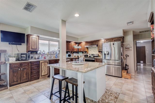 7725 Woodside Hill, Fort Worth, TX 76179