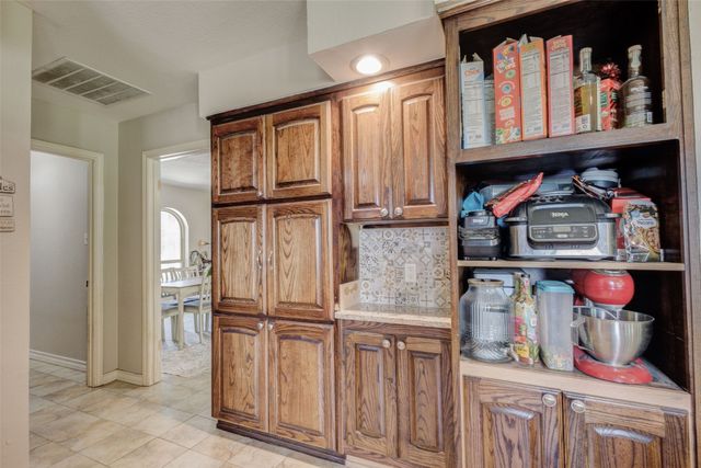 7725 Woodside Hill, Fort Worth, TX 76179