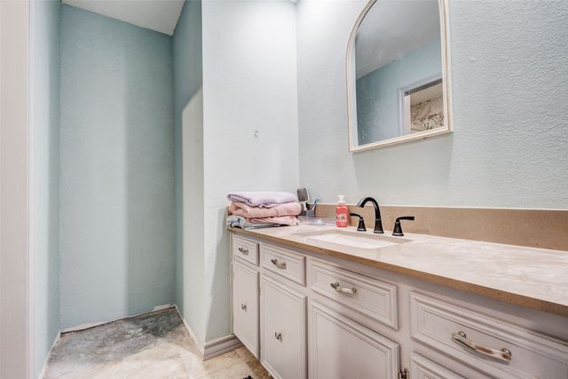 7725 Woodside Hill, Fort Worth, TX 76179