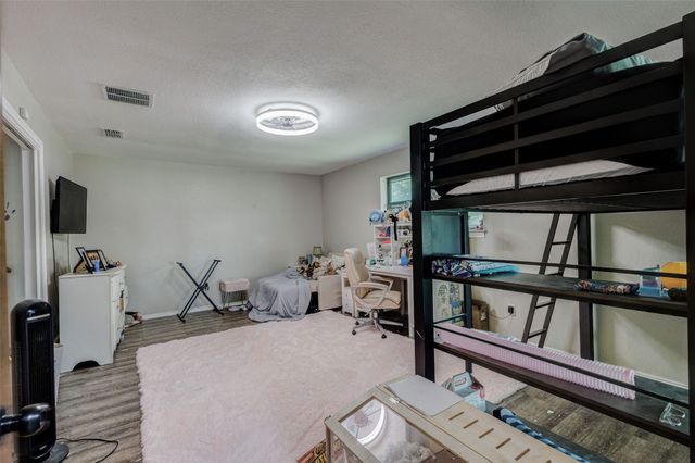 7725 Woodside Hill, Fort Worth, TX 76179