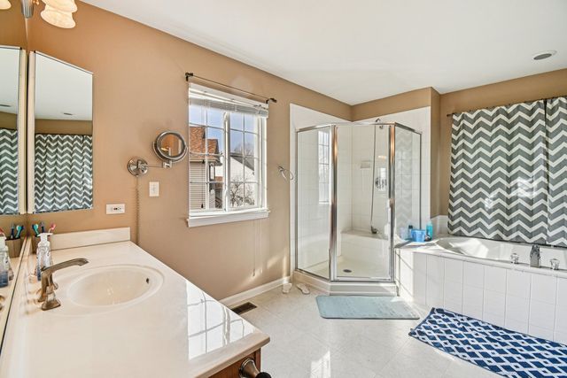 7421 Prescott Lane, Gurnee, IL 60031