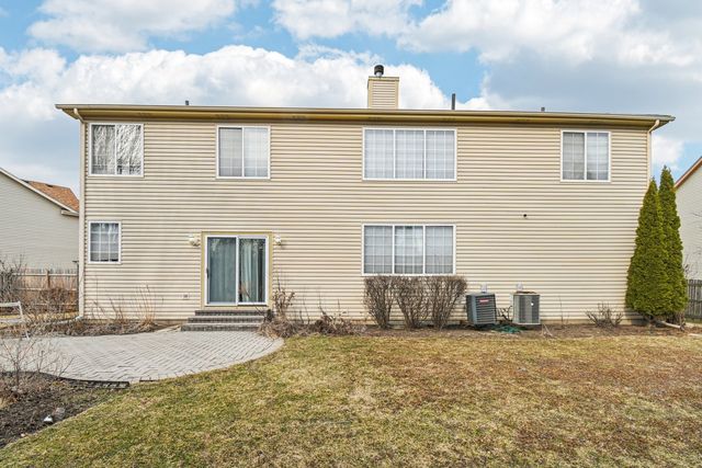 7421 Prescott Lane, Gurnee, IL 60031