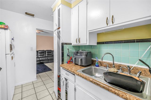 901 12TH STREET S, St Petersburg, FL 33712