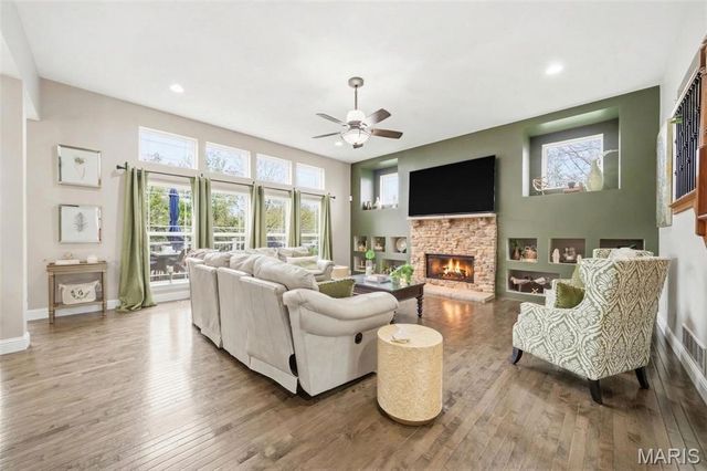 904 Brook Valley Court, O'fallon, MO 63368