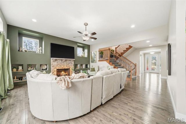 904 Brook Valley Court, O'fallon, MO 63368