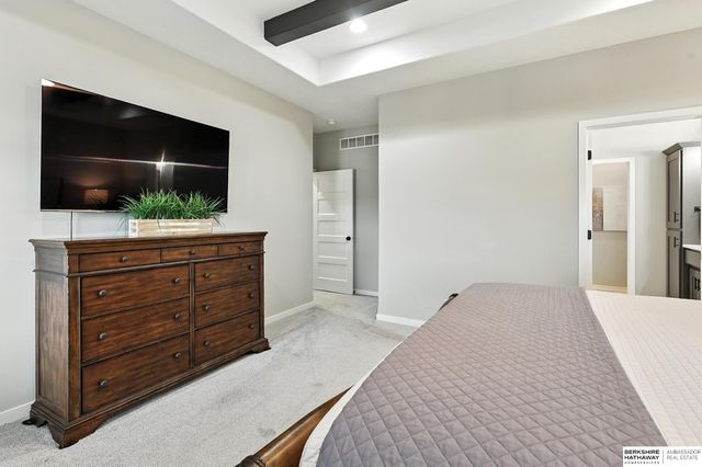 19014 Acorn Drive, Gretna, NE 68028