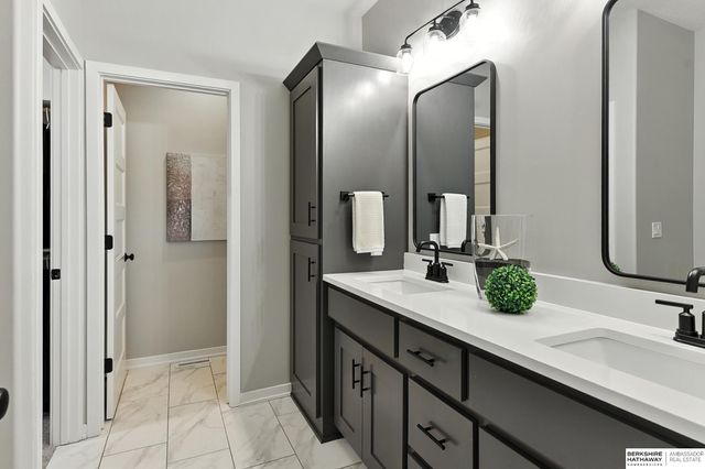 19014 Acorn Drive, Gretna, NE 68028