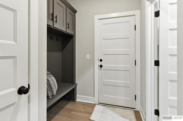 19014 Acorn Drive, Gretna, NE 68028