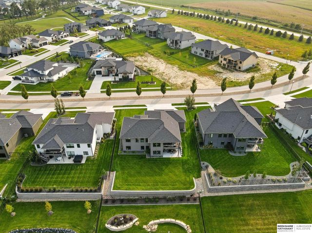 19014 Acorn Drive, Gretna, NE 68028