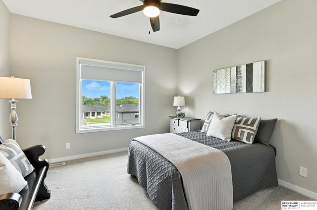 19014 Acorn Drive, Gretna, NE 68028