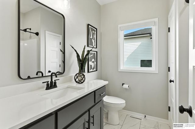 19014 Acorn Drive, Gretna, NE 68028