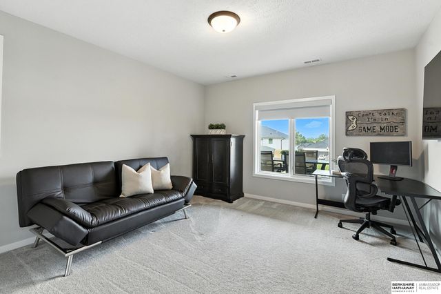 19014 Acorn Drive, Gretna, NE 68028