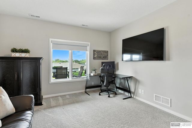 19014 Acorn Drive, Gretna, NE 68028