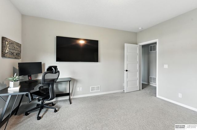 19014 Acorn Drive, Gretna, NE 68028