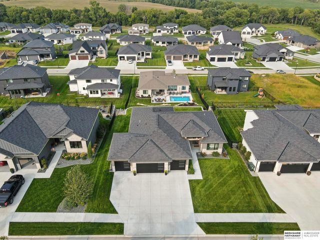 19014 Acorn Drive, Gretna, NE 68028