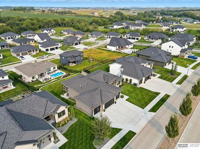 19014 Acorn Drive, Gretna, NE 68028