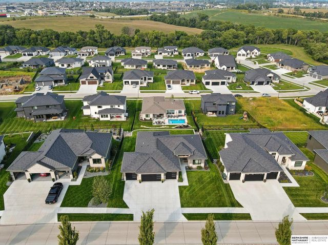 19014 Acorn Drive, Gretna, NE 68028