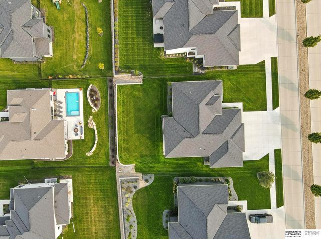 19014 Acorn Drive, Gretna, NE 68028