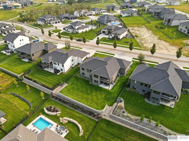 19014 Acorn Drive, Gretna, NE 68028