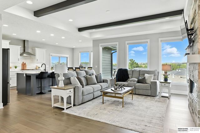 19014 Acorn Drive, Gretna, NE 68028