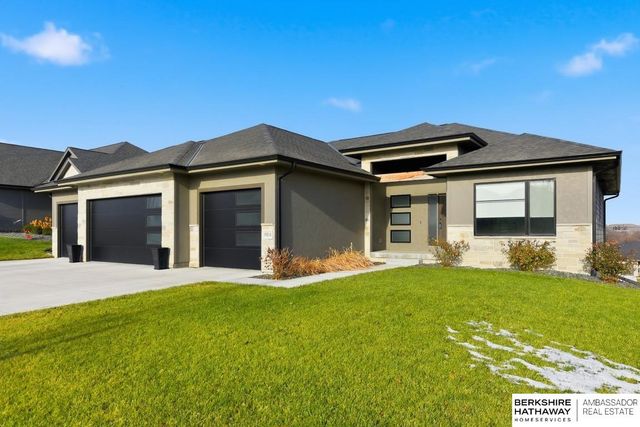 19014 Acorn Drive, Gretna, NE 68028