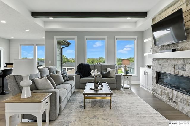 19014 Acorn Drive, Gretna, NE 68028