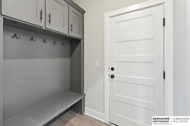 19014 Acorn Drive, Gretna, NE 68028