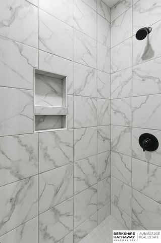 19014 Acorn Drive, Gretna, NE 68028