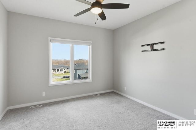 19014 Acorn Drive, Gretna, NE 68028