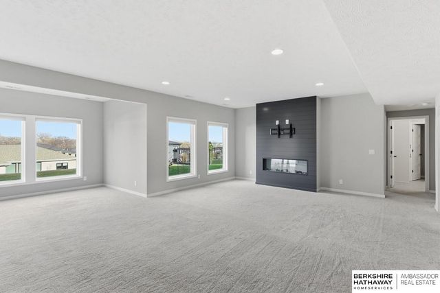 19014 Acorn Drive, Gretna, NE 68028