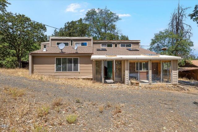 2350 Galls Creek Road, Gold Hill, OR 97525