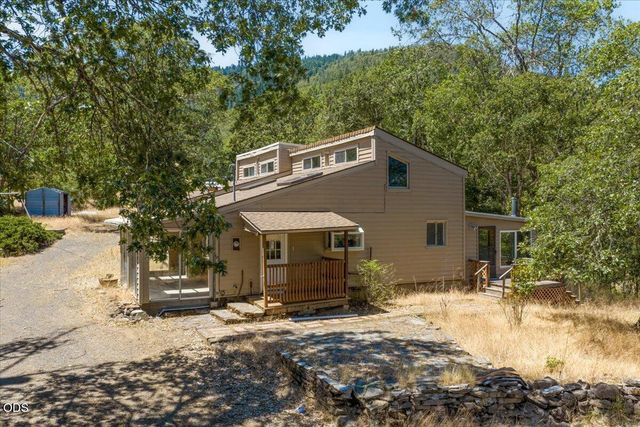 2350 Galls Creek Road, Gold Hill, OR 97525