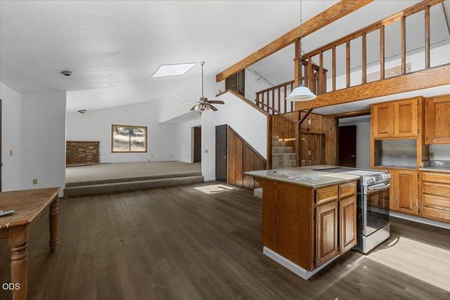 2350 Galls Creek Road, Gold Hill, OR 97525
