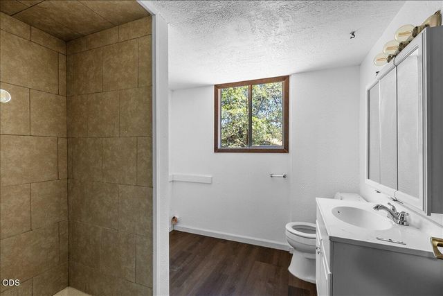 2350 Galls Creek Road, Gold Hill, OR 97525